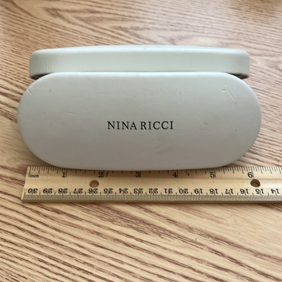 Nina Ricci White Hard Clamshell Eyeglass Case - Picture 4 of 6